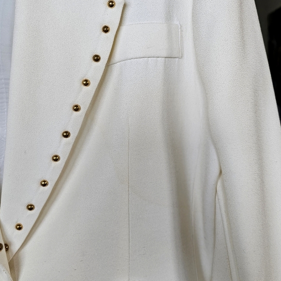 Vintage 90s Chanel-Inspired White Blazer - Picture 7 of 10